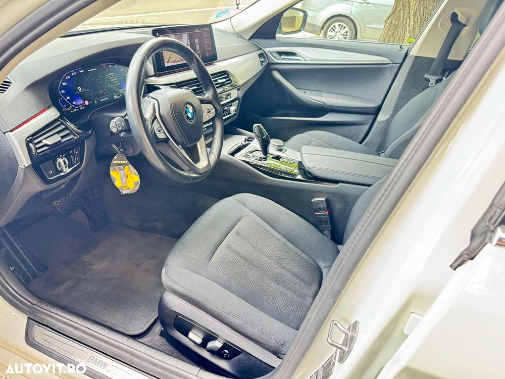 BMW Seria 5 530i Aut. - 3