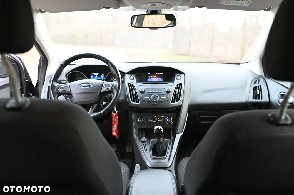 Ford Focus 1.6 Trend - 23