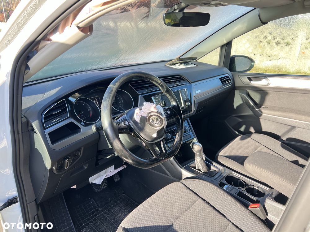 Volkswagen Touran - 5