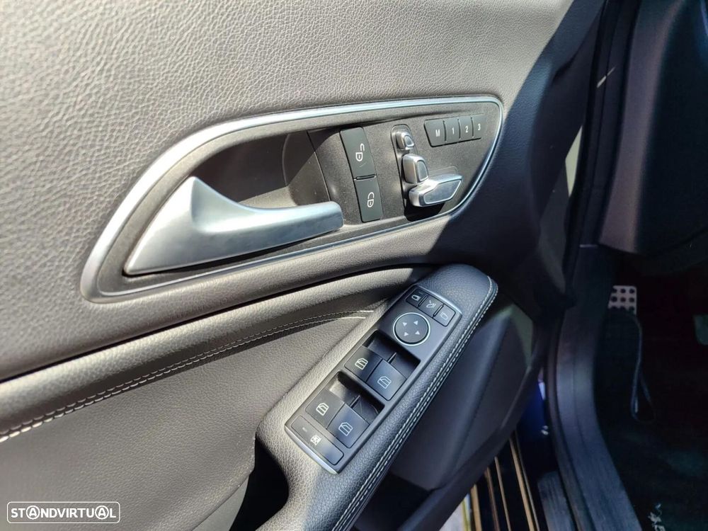 Mercedes-Benz CLA 180 AMG Line - 12