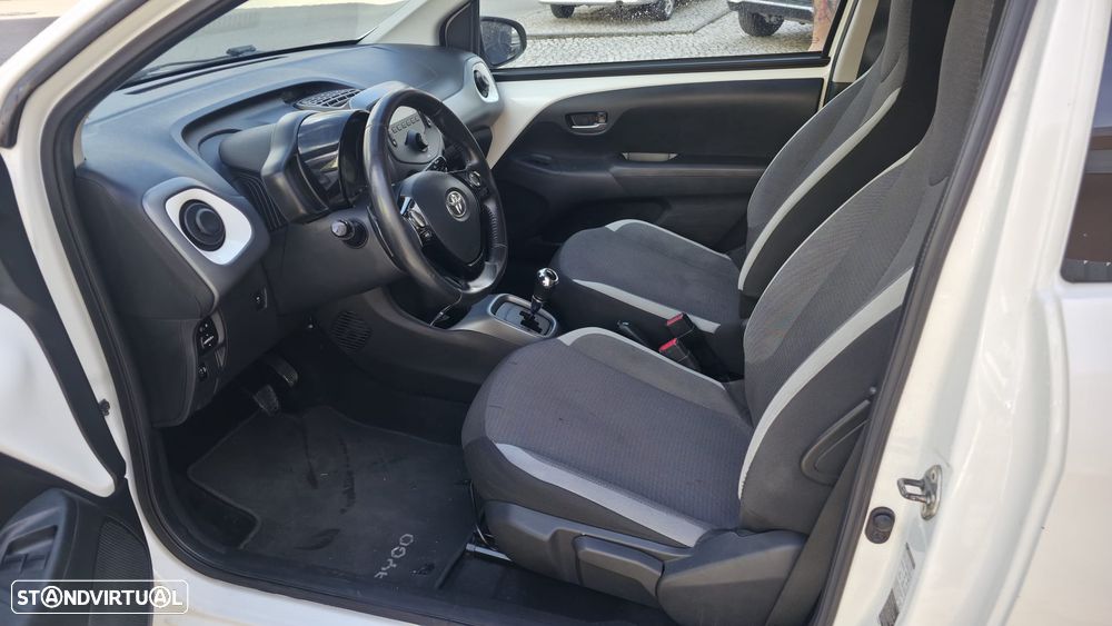 Toyota Aygo 1.0 X-Play Plus MM - 4
