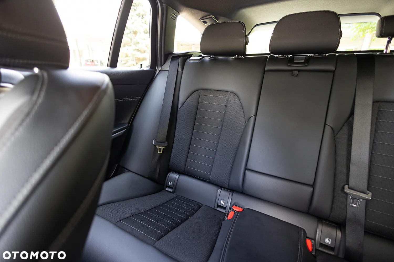 BMW Seria 3 318d Touring Sport Line - 28