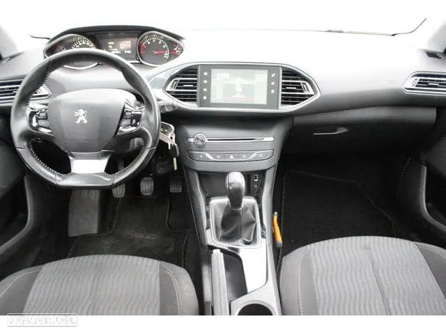 Peugeot 308 SW 1.2 PureTech Access P.Business - 4