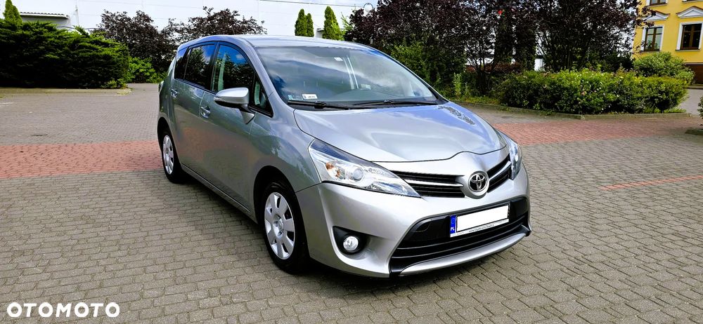 Toyota Verso 2.0 D-4D Premium - 2