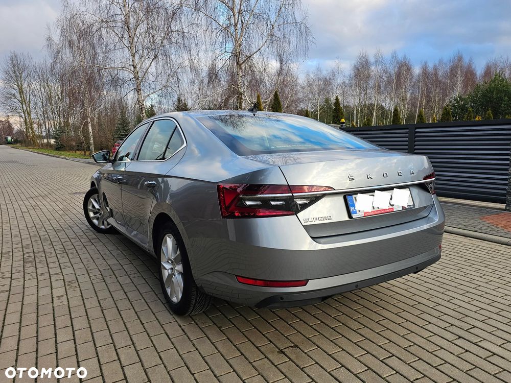 Skoda Superb 2.0 TDI SCR Style DSG - 4