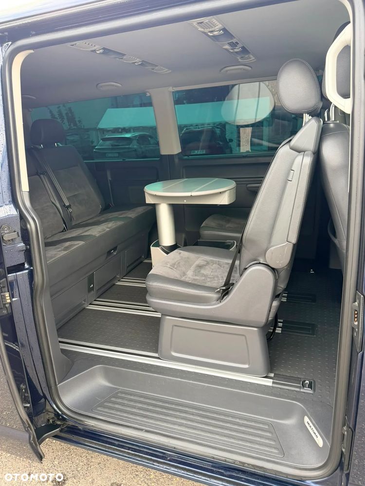 Volkswagen Multivan - 9