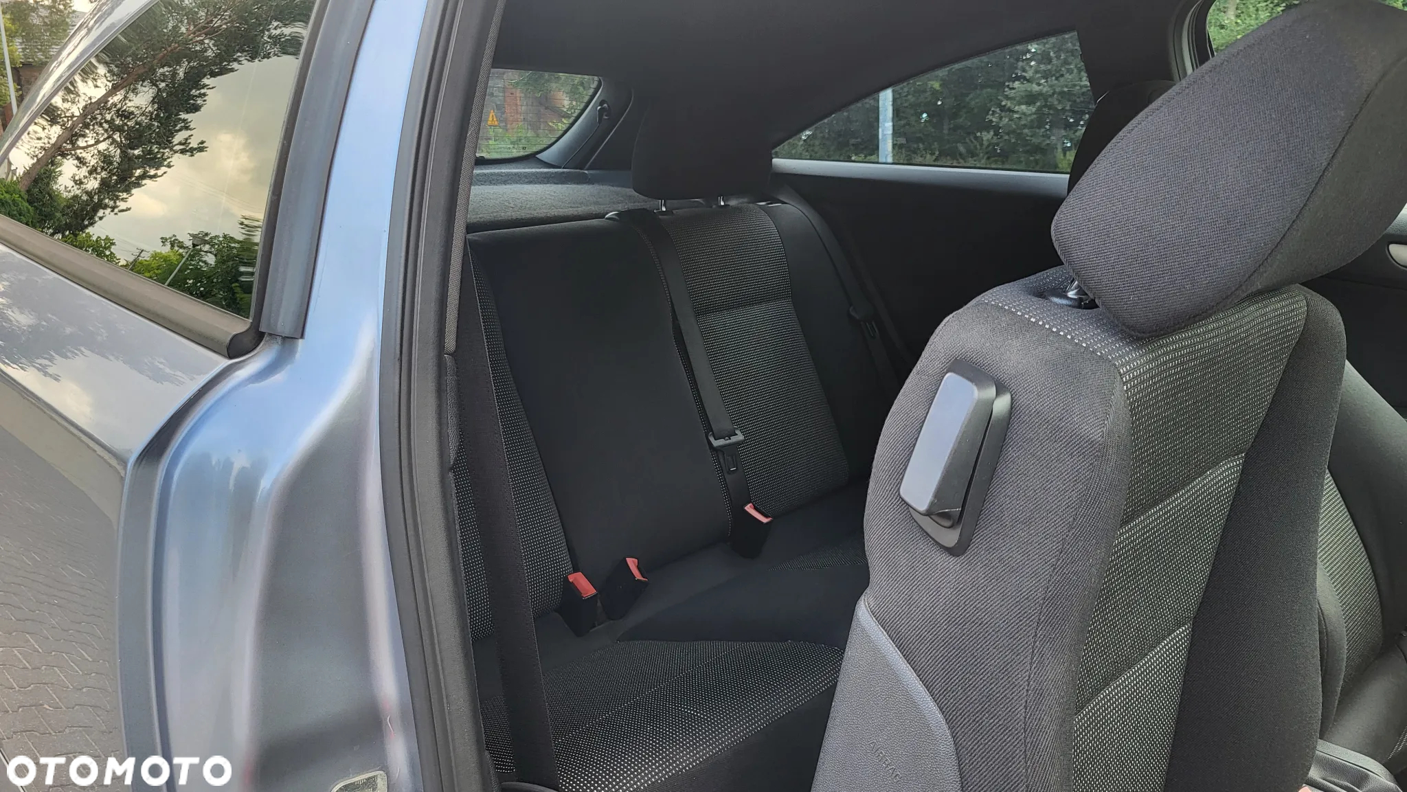 Opel Astra III GTC 1.7 CDTI Essentia - 6