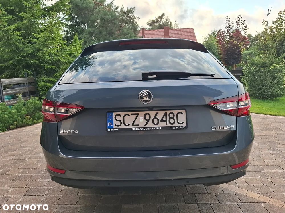 Skoda Superb 2.0 TDI DSG Ambition - 8