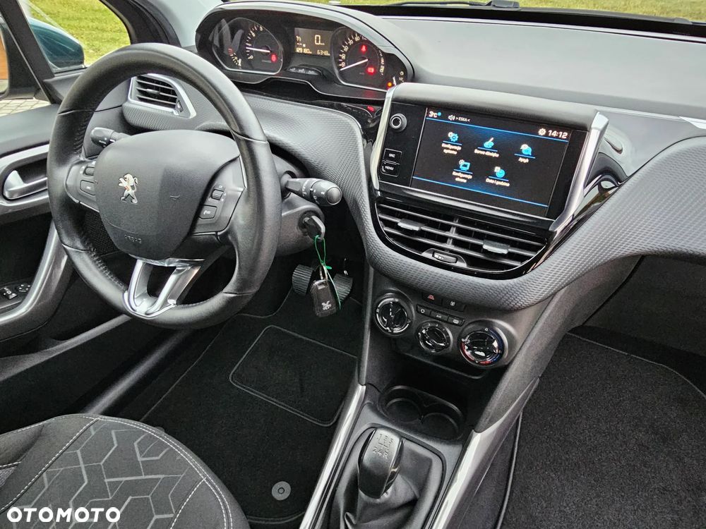 Peugeot 2008 PureTech 82 Style - 22