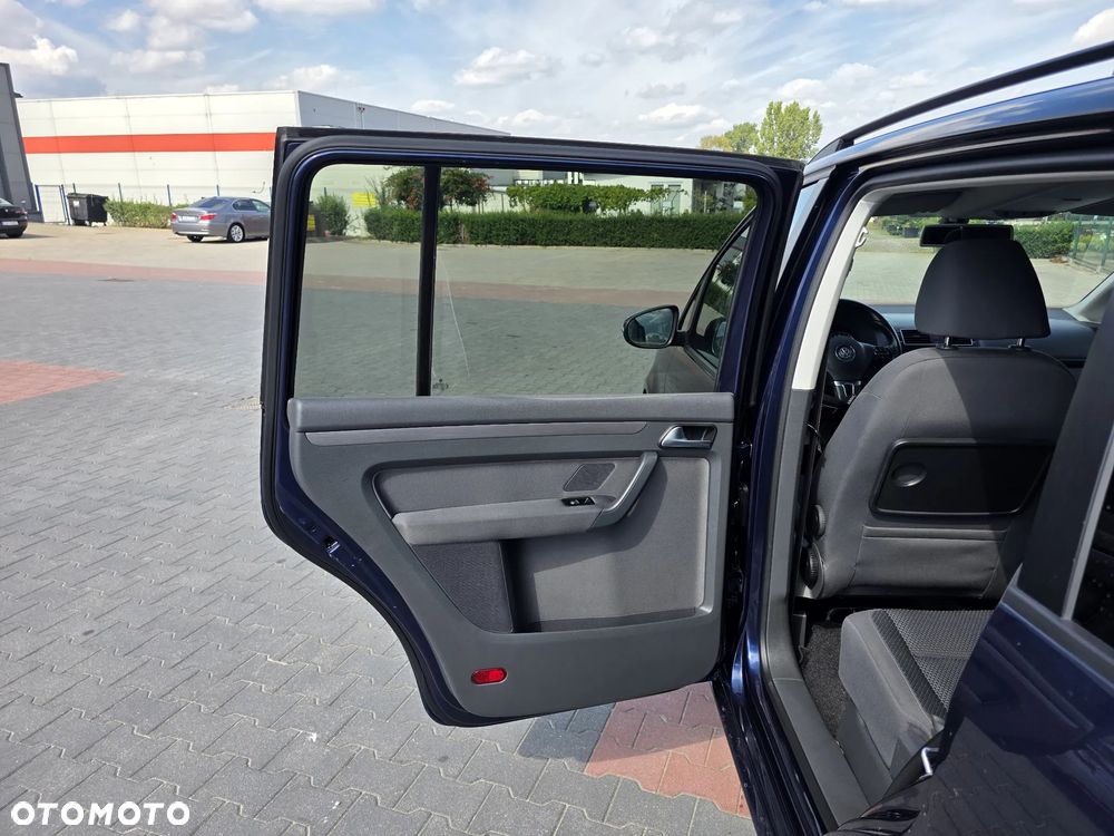 Volkswagen Touran 1.6 TDI DPF BlueMot Comfortline - 9