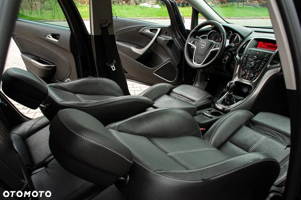 Opel Astra 1.6 Turbo Edition - 25