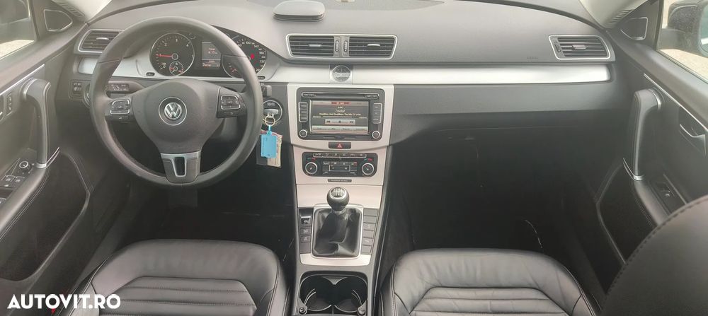 Volkswagen Passat 2.0 TDI BlueMotion Technology DPF Highline - 13