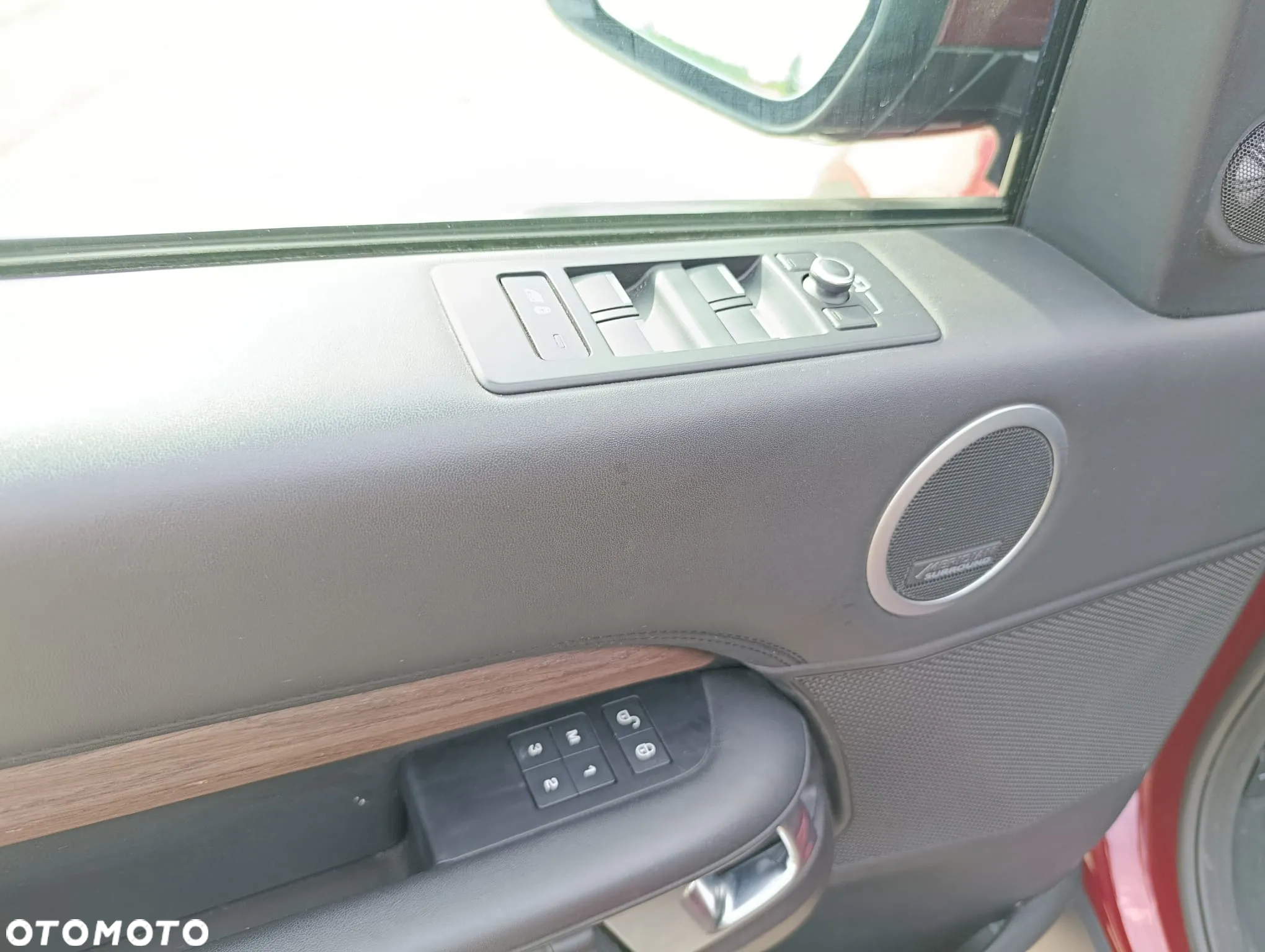 Land Rover Discovery - 24