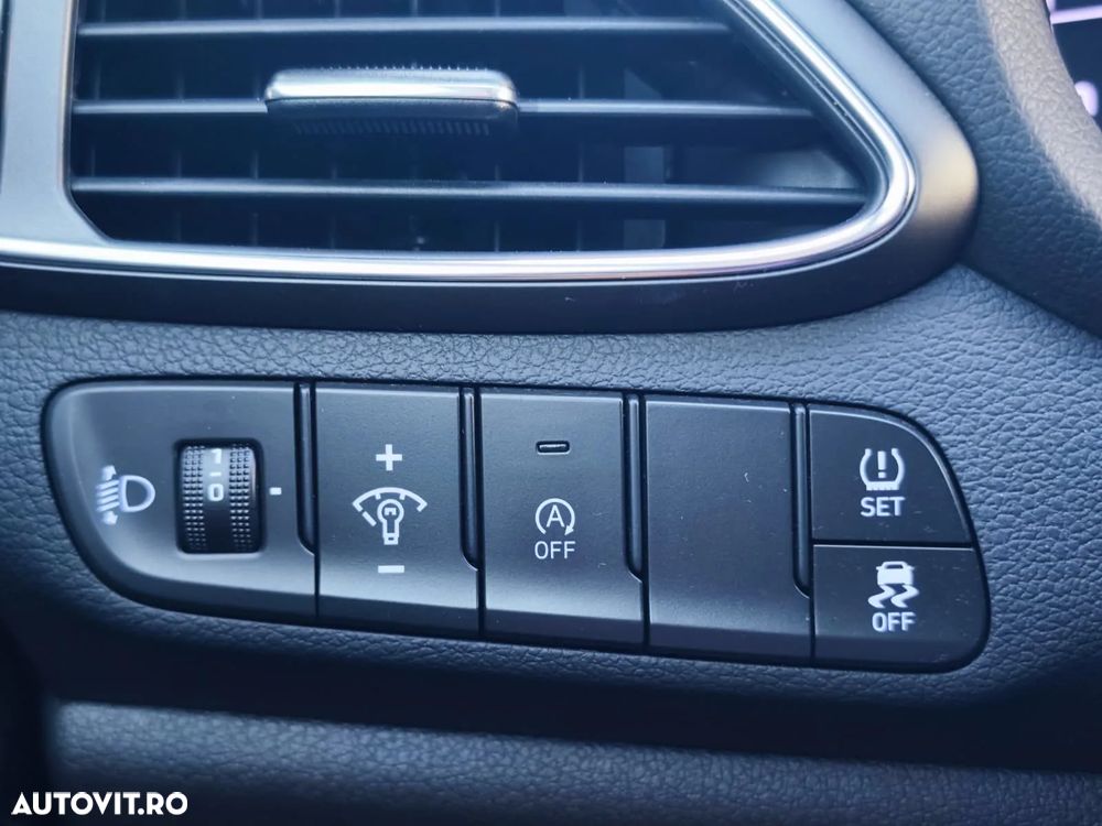 Hyundai i30 1.5 110CP 5DR M/T Comfort - 25