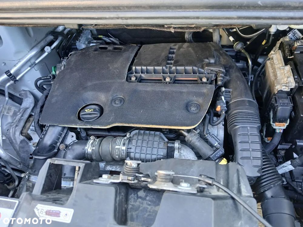 Peugeot Traveller 1.6 BlueHDi Standard Active - 14