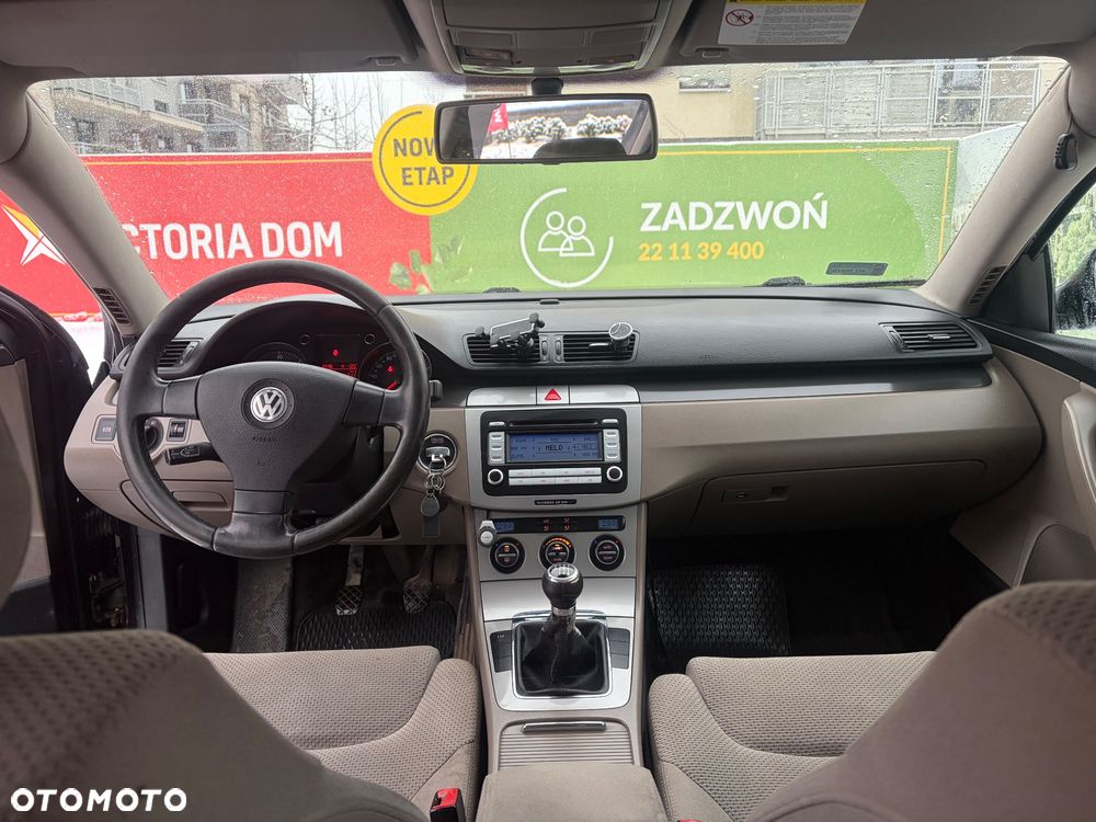 Volkswagen Passat 2.0 TDI Comfortline - 14