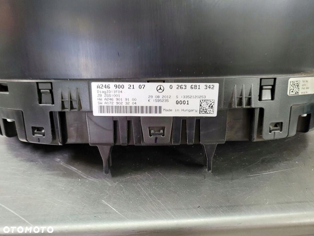 LICZNIKI ZEGARY A2469002107 MERCEDES B KLASA W246 LIFT - 3