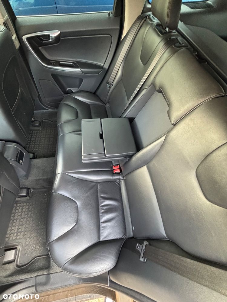 Volvo XC 60 D4 AWD Summum - 17