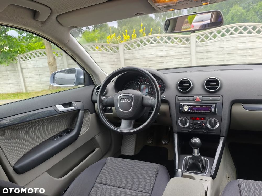 Audi A3 Sportback 1.6 S line Sportpaket plus - 19