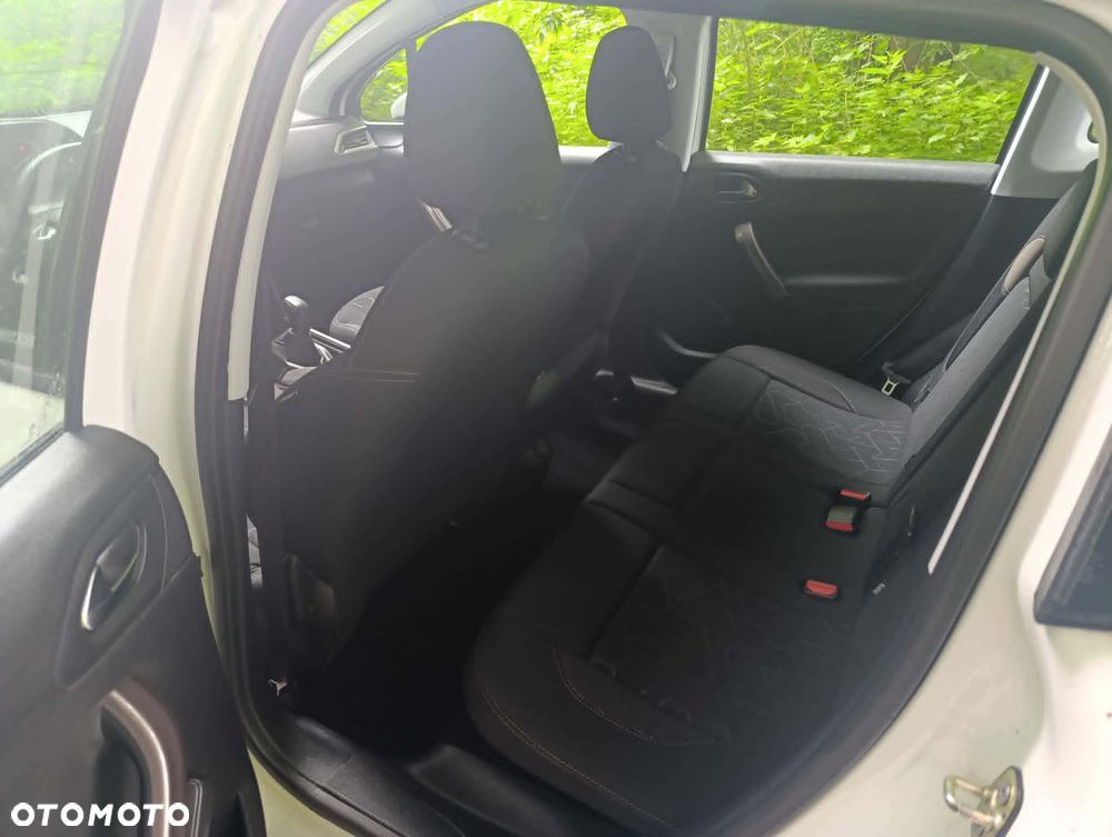 Peugeot 2008 1.2 Pure Tech Style - 7