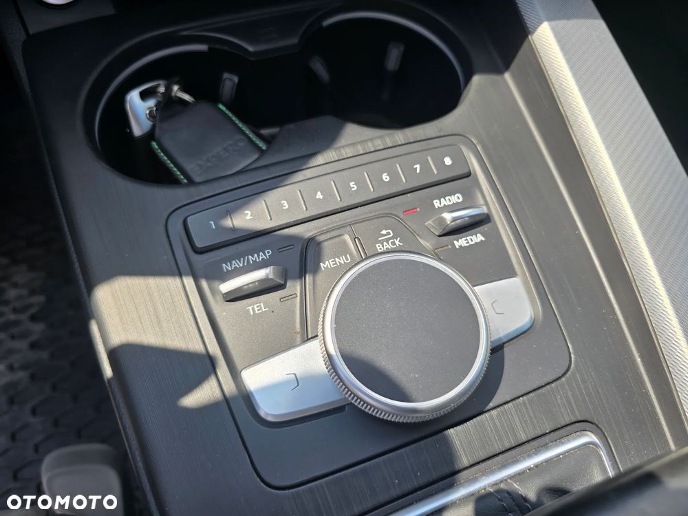 Audi A4 Limousine - 33