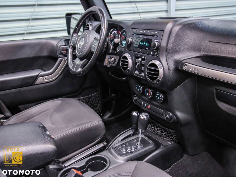 Jeep Wrangler 3.6 Unlim Night Eagle - 16