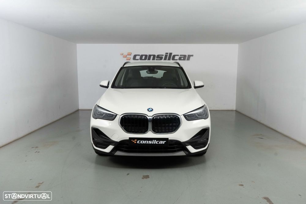 BMW X1 25 e xDrive Corporate Edition - 3