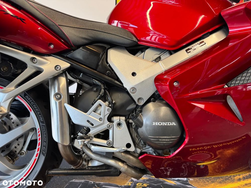 Honda VFR - 14
