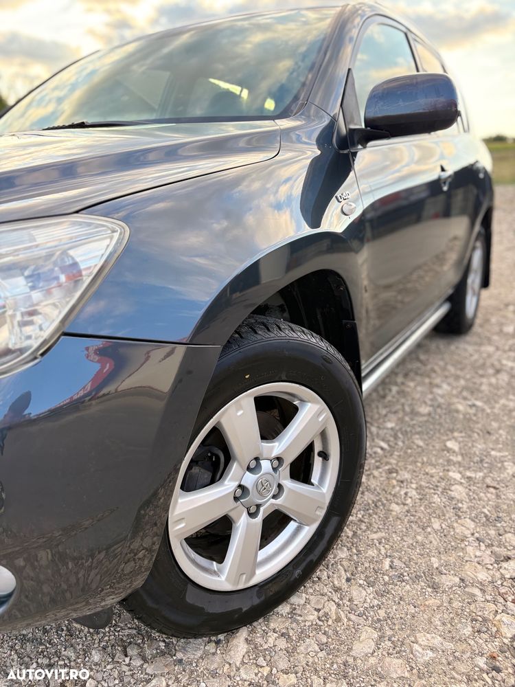 Toyota RAV4 2.2 D-4D Executive - 17