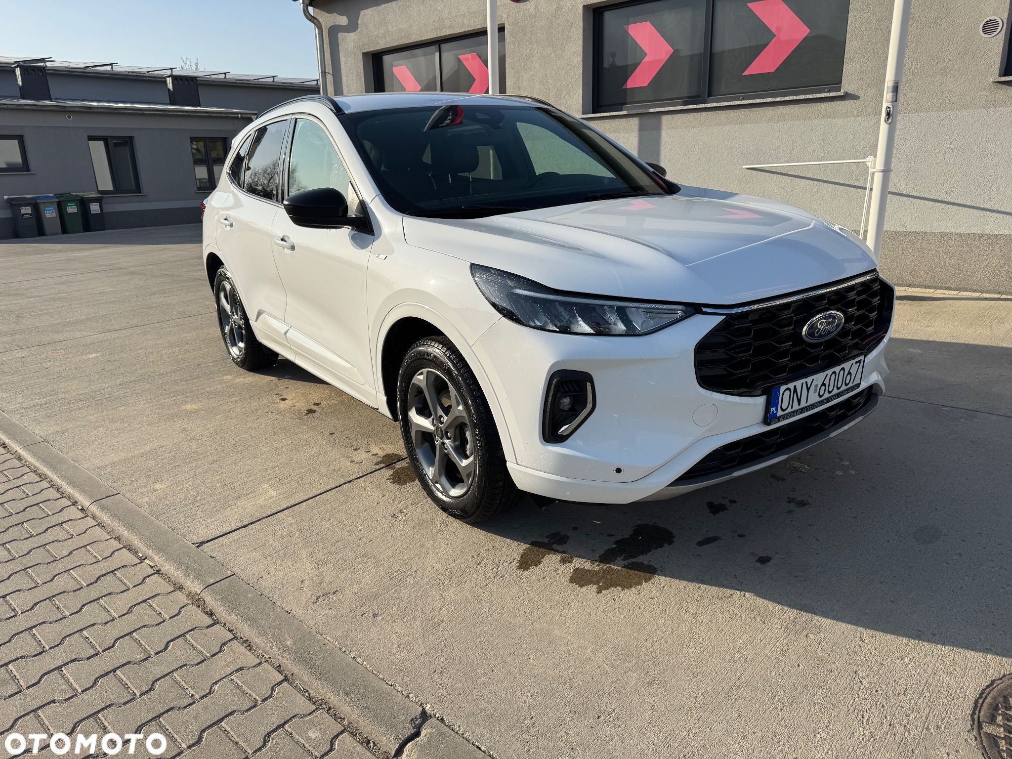 Ford Kuga 1.5 EcoBoost ST-LINE - 1