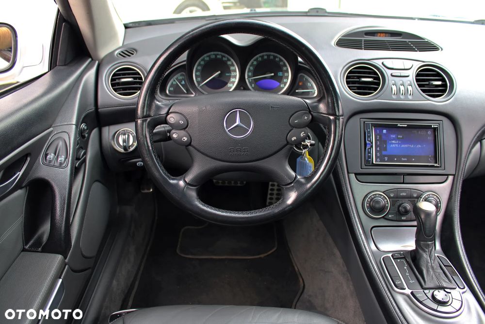 Mercedes-Benz SL - 23