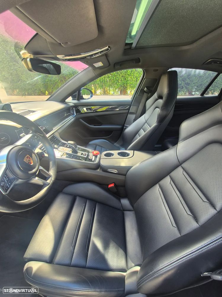 Porsche Panamera 4 E-Hybrid 10 Years Edition - 18