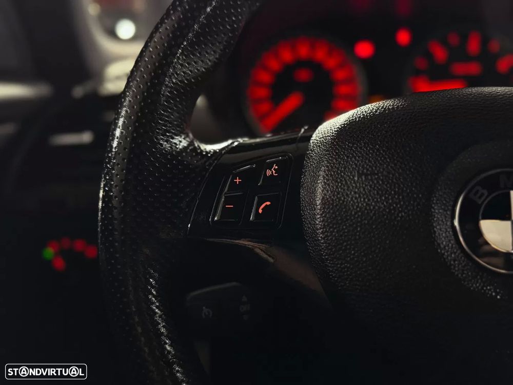 BMW 118 d Pack M - 14