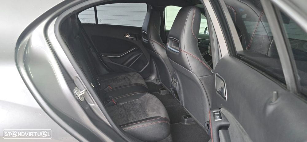 Mercedes-Benz A 180 d 7G-DCT AMG Line - 13