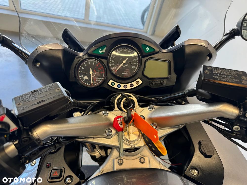 Yamaha FJR - 32