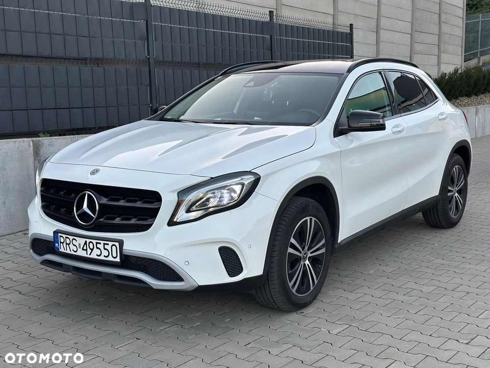 Mercedes-Benz GLA - 16