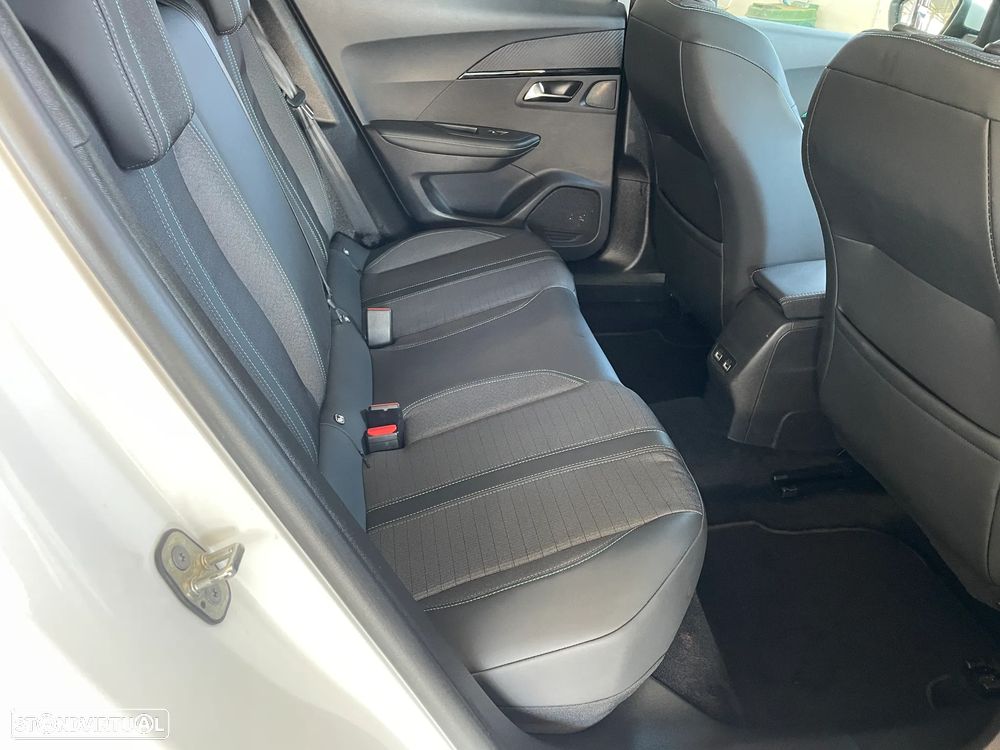 Peugeot 2008 1.2 PureTech Allure Pack - 17