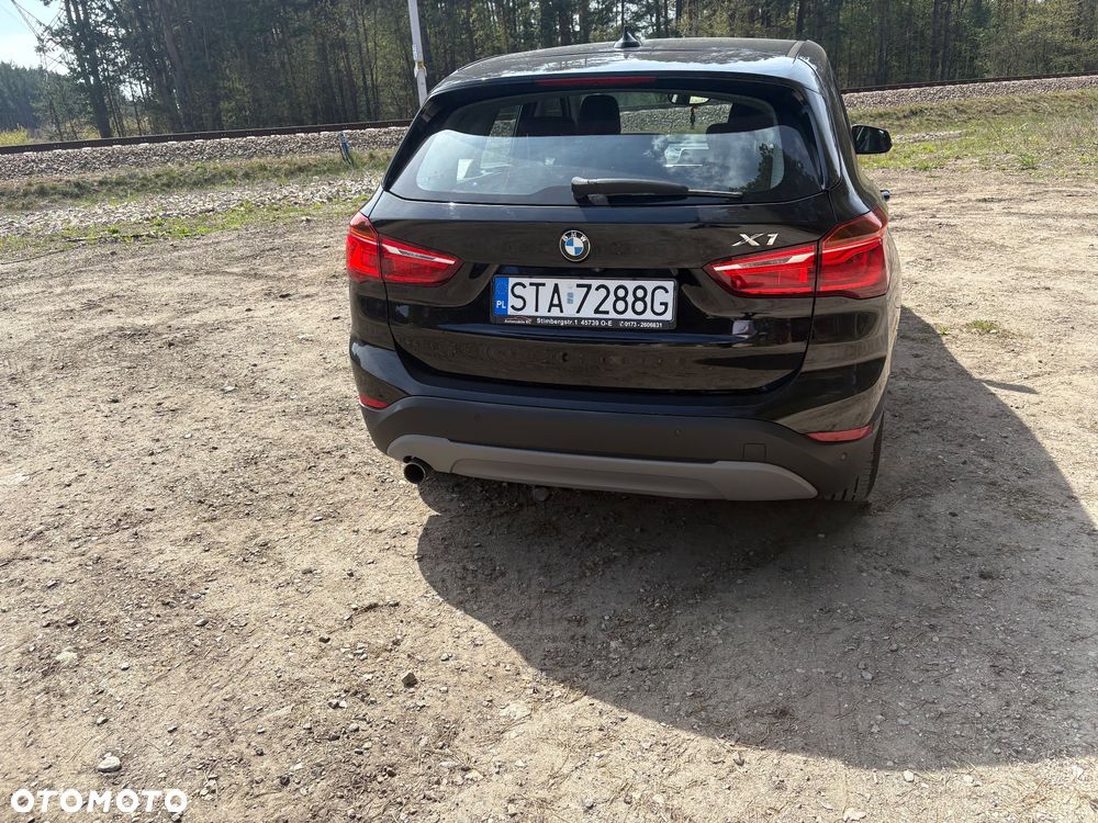 BMW X1 sDrive18i Sport Line - 7