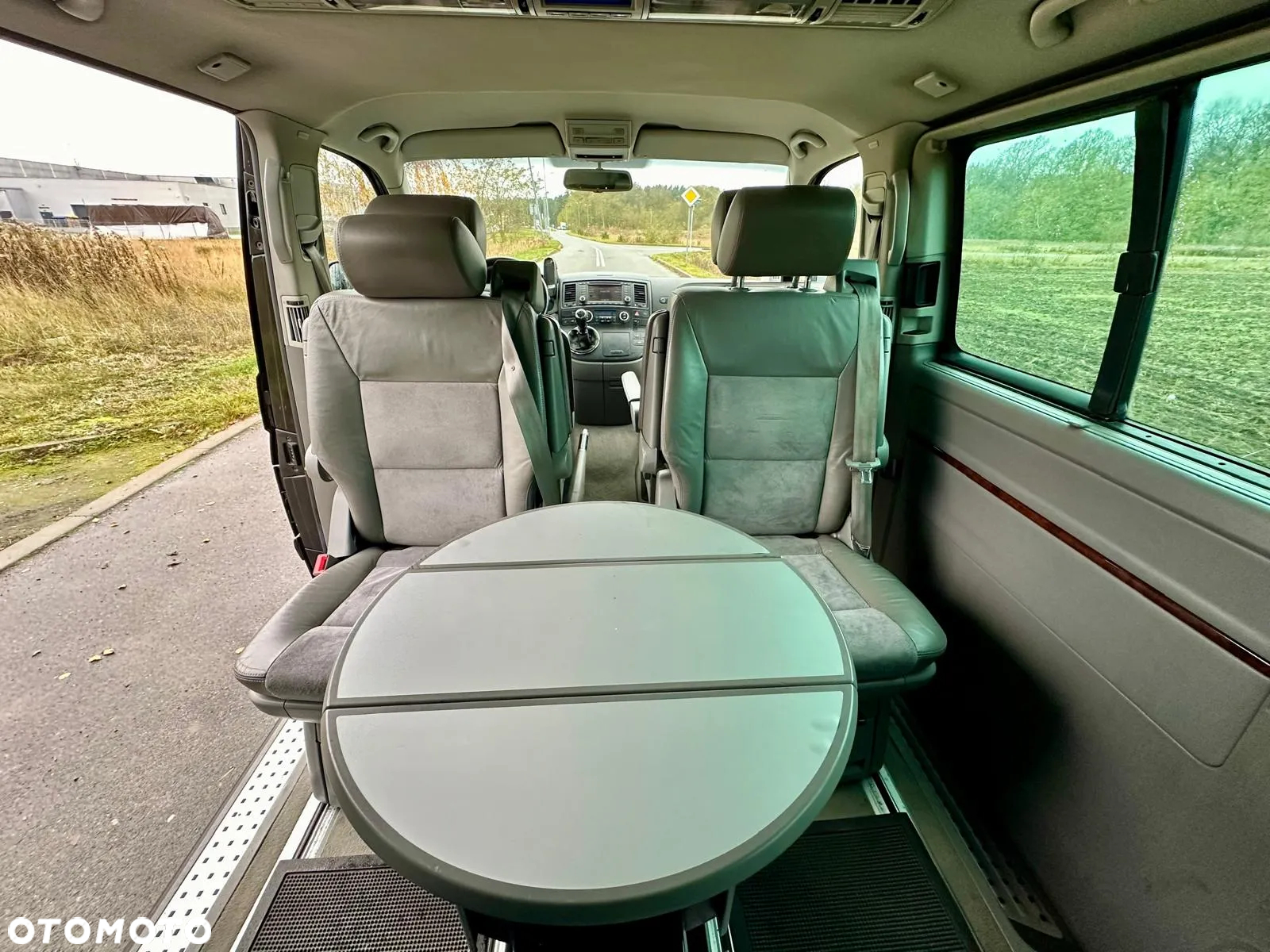 Volkswagen Multivan - 9