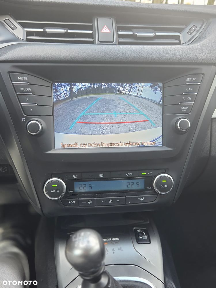 Toyota Avensis 1.8 Comfort - 9