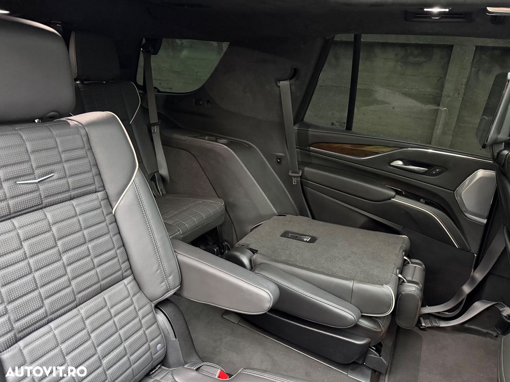 Cadillac Escalade - 23
