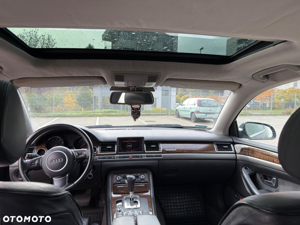 Audi A8 4.2 Quattro - 6