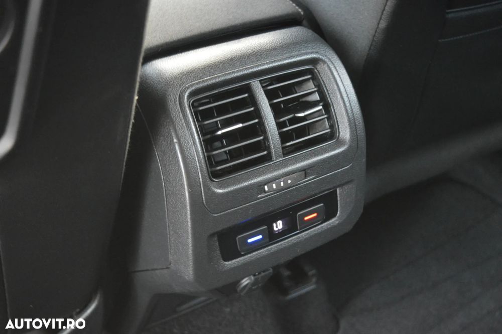 Volkswagen Touran 2.0 TDI SCR Highline - 39