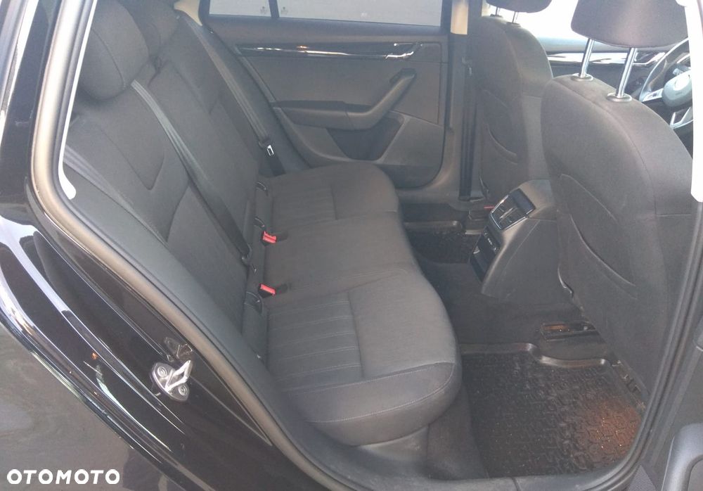 Skoda Octavia 1.5 TSI ACT Style DSG - 7