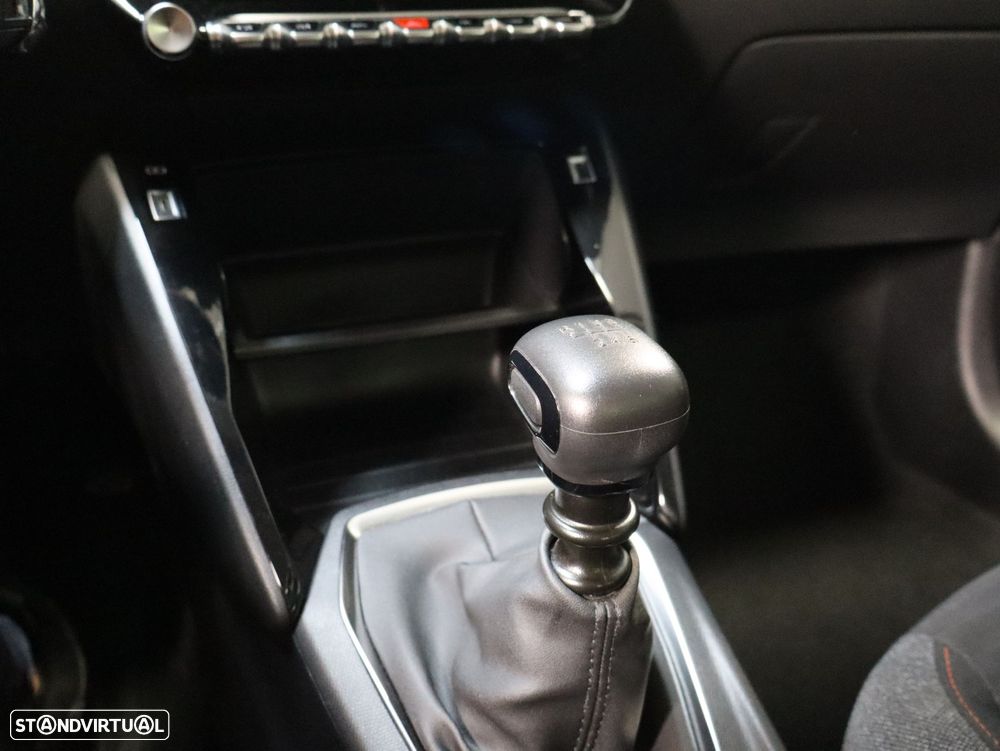 Peugeot 208 1.2 PureTech Active - 16