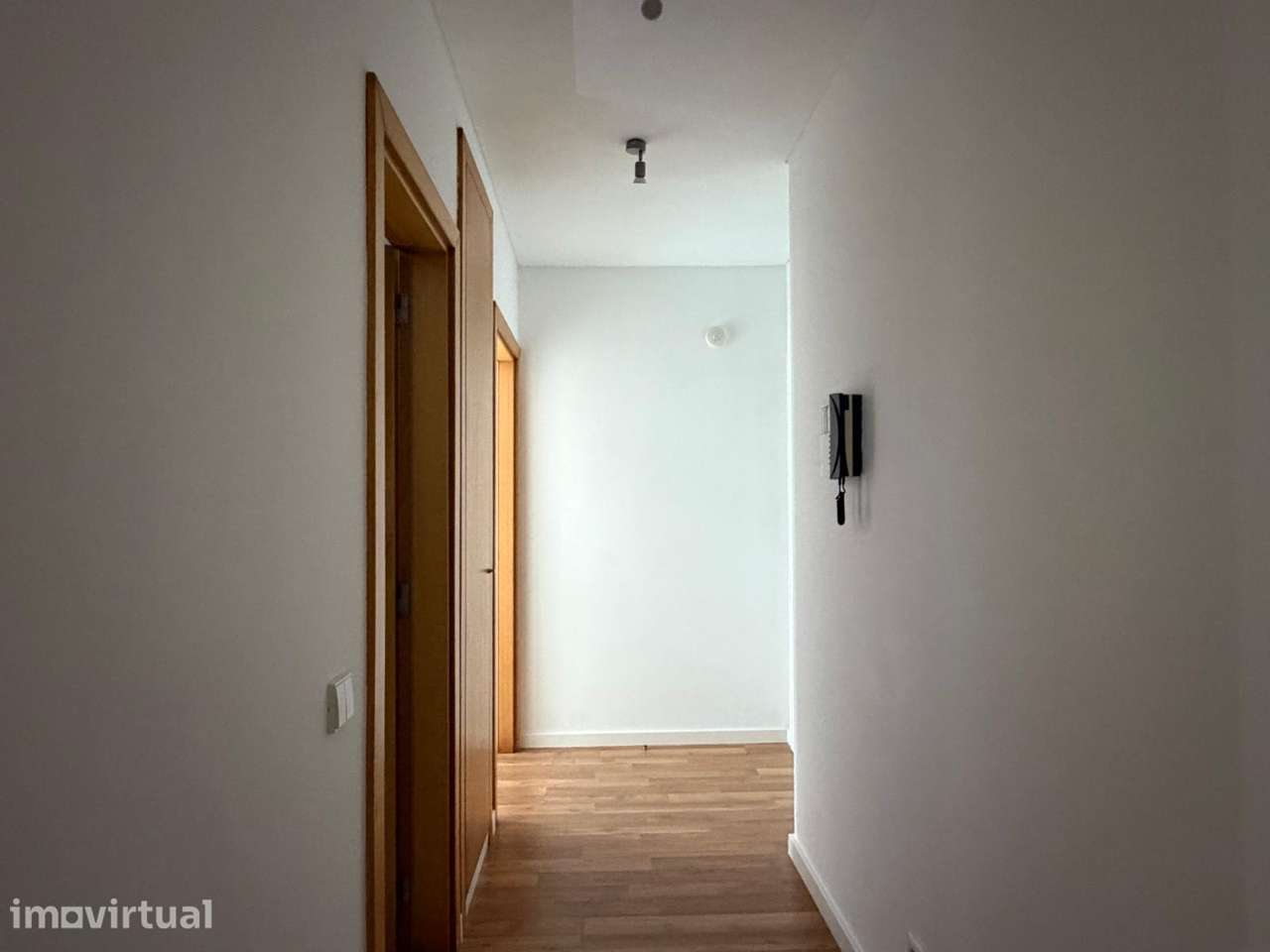 Apartamento T0 Mobilado e com varanda, Condominio Privado - Grande imagem: 4/16