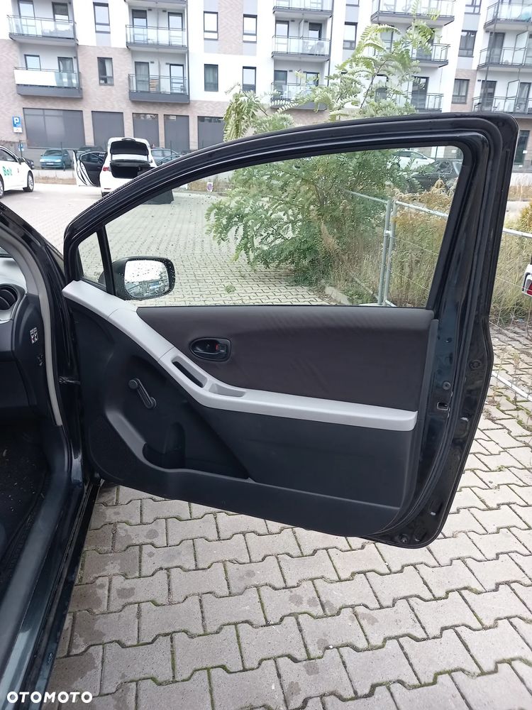 Toyota Yaris 1.0 Terra - 5