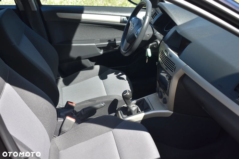 Opel Astra 1.6 Innovation 110 Jahre - 23