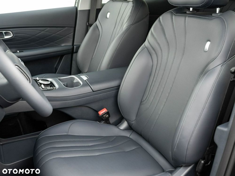 Geely Starray EM-i 1.5 PHEV Pro - 12