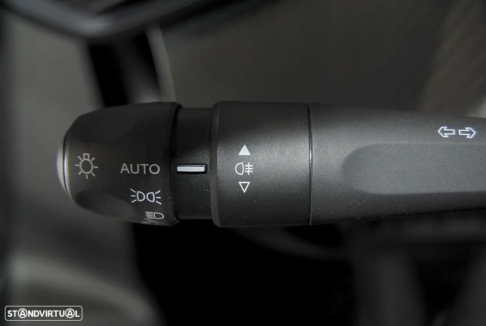 Peugeot 208 1.2 PureTech Active Pack - 27